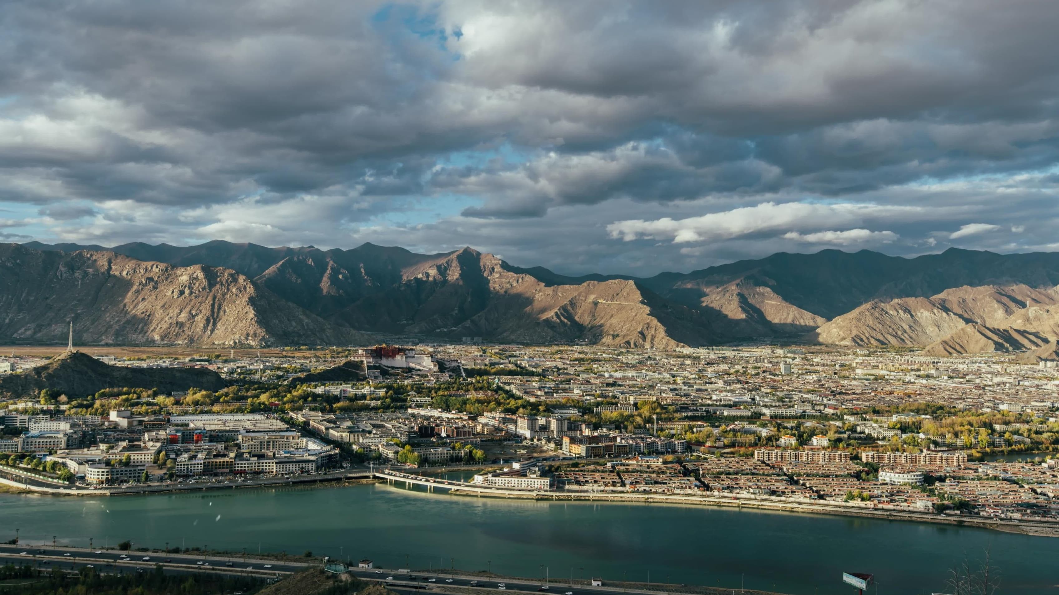 拉薩市文創(chuàng)園區(qū)南山公園升國(guó)家4A級(jí)項(xiàng)目